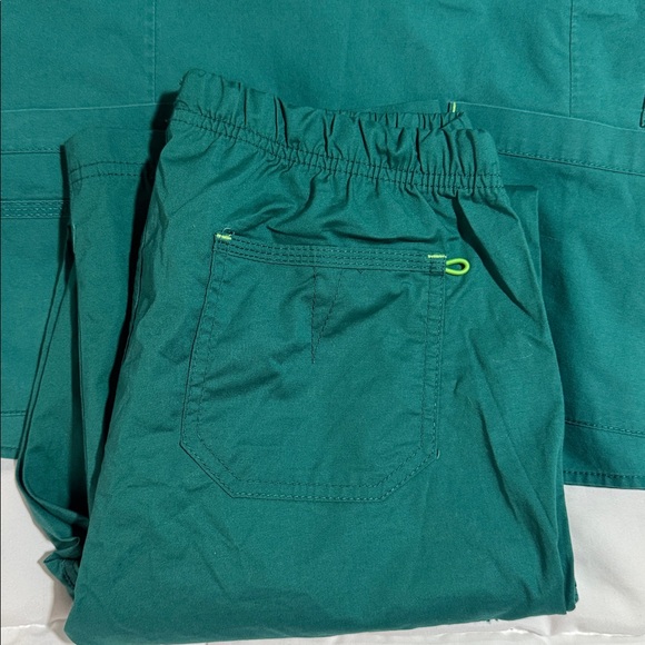 Wonder wink Wonder Flex green scrubs set S/Med NEW with tags (3 pieces) - Picture 5 of 8